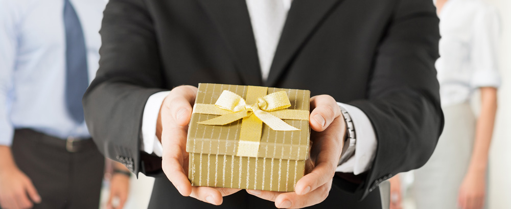 Andorran gift-giving etiquette